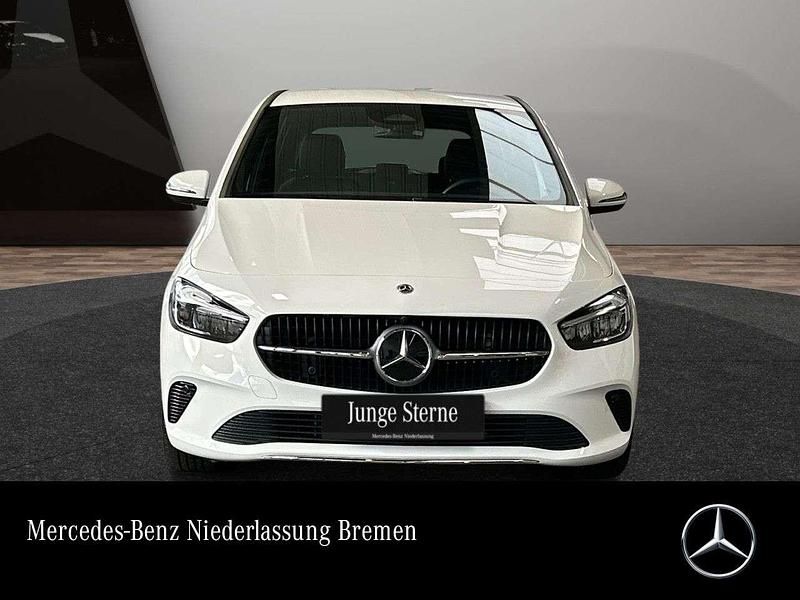 Weiß Gebraucht 2024 Mercedes B200 Advanced Van / Kleinbus | 29.990 € (Guter Preis) - Bild 1/3