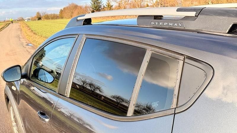 Gebraucht Dacia Sandero Stepway 101 PS (74 kW) 2021 Grau Limousine