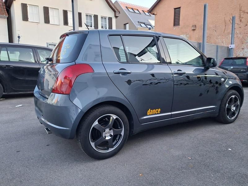 Gebraucht Suzuki Swift 92 PS (67 kW) 2007 Grau Kleinwagen