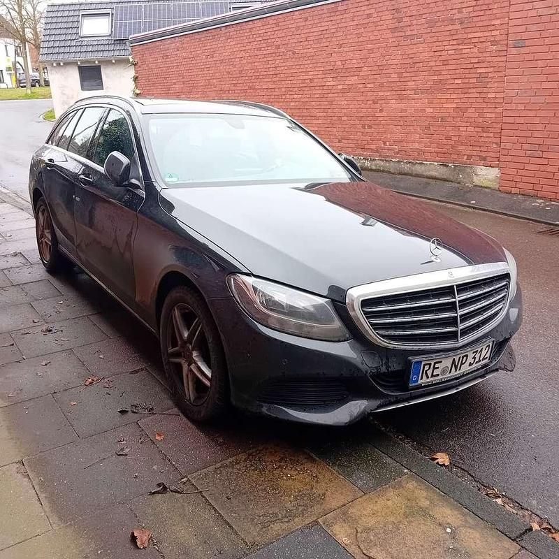 Schwarz Gebraucht 2016 Mercedes C220 Kombi | 15.900 € (Fairer Preis) - Bild 1/4