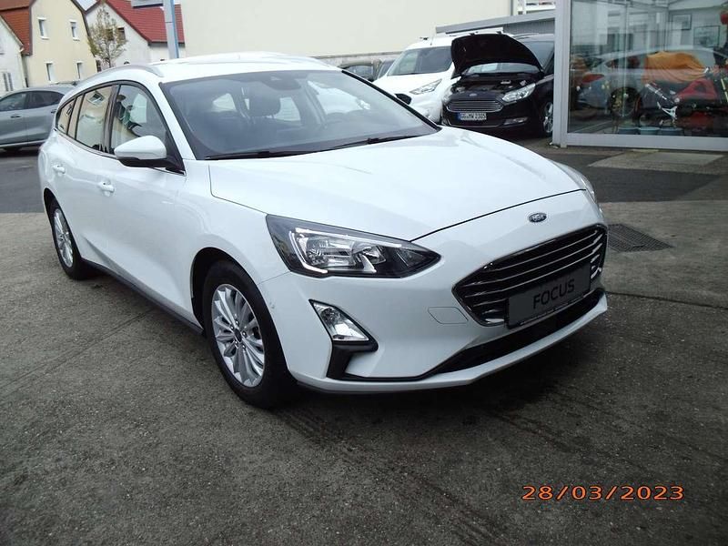 Frostweiß Gebraucht 2020 Ford Focus Titanium Kombi | 18.490 € (Guter Preis) - Bild 1/4
