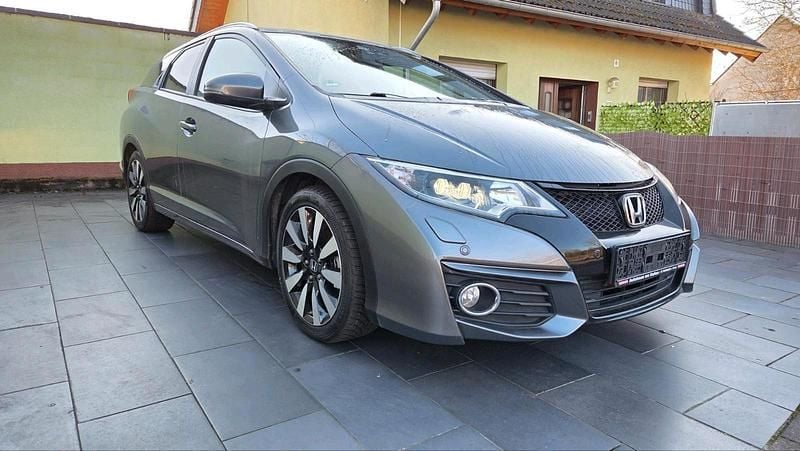 Gebraucht Honda Civic Executive 120 PS (88 kW) 2016 Grau Kombi