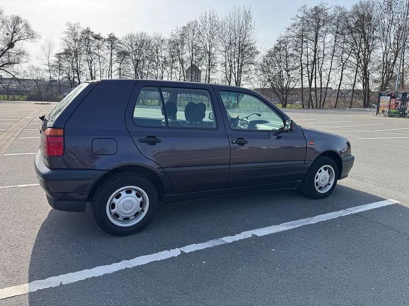 Gebraucht VW Golf III 75 PS (55 kW) 1992 Violet Kleinwagen
