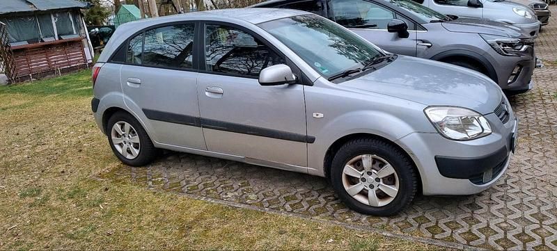Gebraucht Kia Rio 54 PS (39 kW) 2007 Grau Kleinwagen