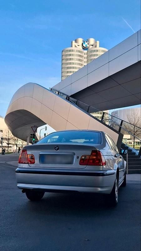 Gebraucht BMW 325 192 PS (141 kW) 2004 Silber Limousine