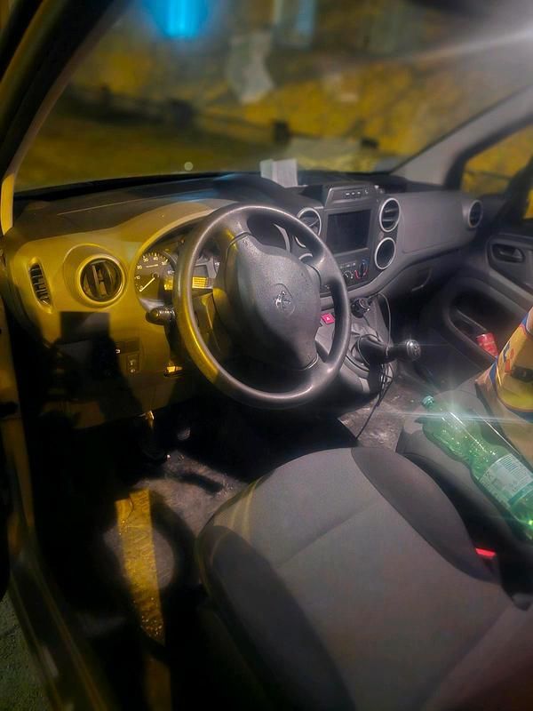 Gebraucht Peugeot Partner 2018 Grau Van / Kleinbus