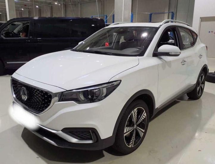 Weiß Gebraucht 2021 MG ZS Luxury Limousine | 12.852 € (Guter Preis) - Bild 1/4