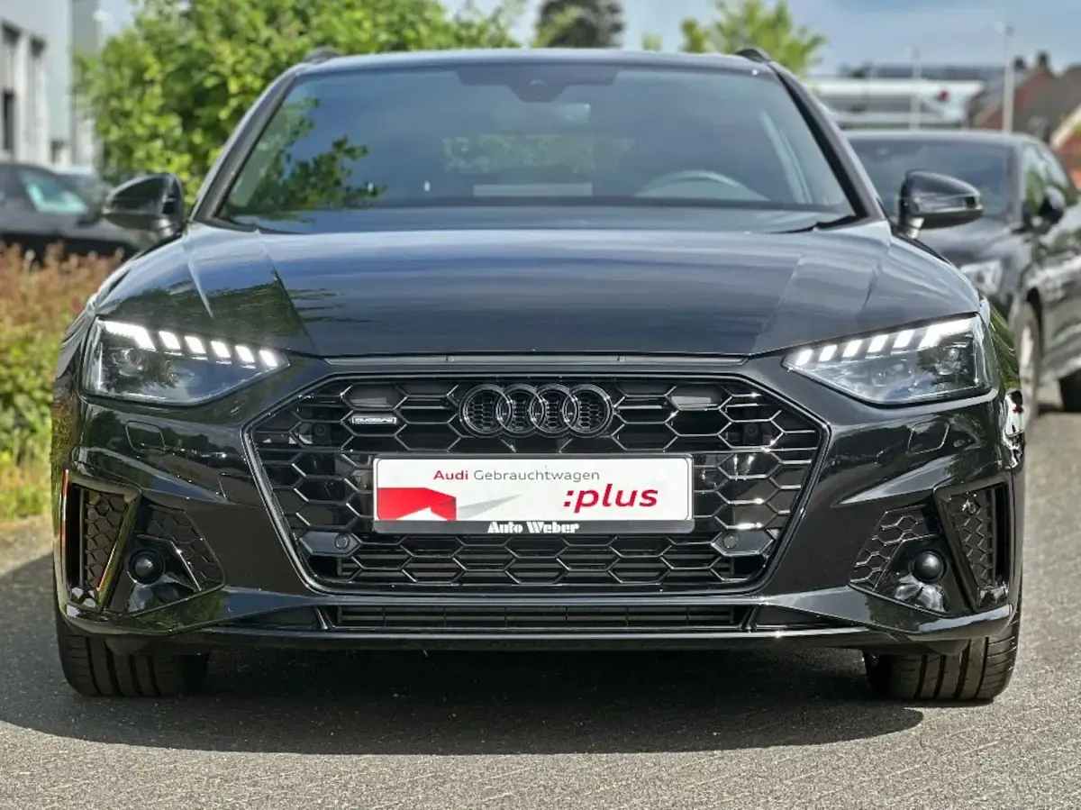 Gebraucht Audi A4 S-Line 265 PS (194 kW) 2025 Mythosschwarz metallic Limousine