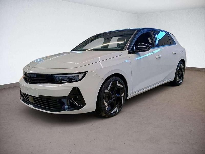 Jade weiss/arktis weiss Gebraucht 2023 Opel Astra GSe Kleinwagen | 27.490 € (Fairer Preis) - Bild 1/4