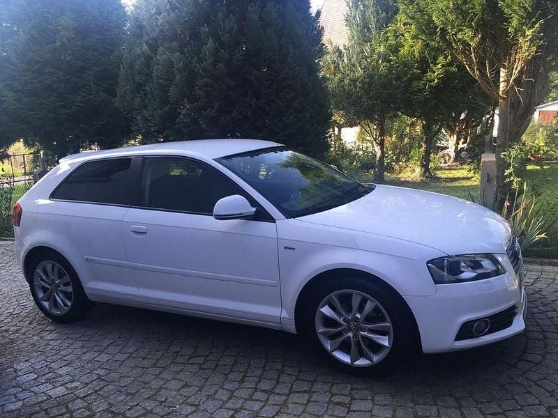 Gebraucht Audi A3 S-Line 102 PS (75 kW) 2010 Weiß Kleinwagen