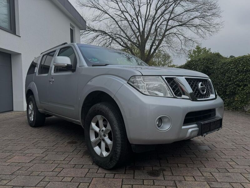 Silber Gebraucht 2014 Nissan Pathfinder Platinum SUV | 11.000 € - Bild 1/4