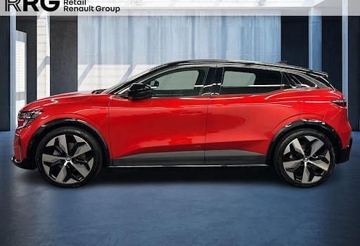 Gebraucht Renault Megane E-Tech Techno 160 kW (218 PS) 2022 Dezirrot mit dach in black pe Limousine