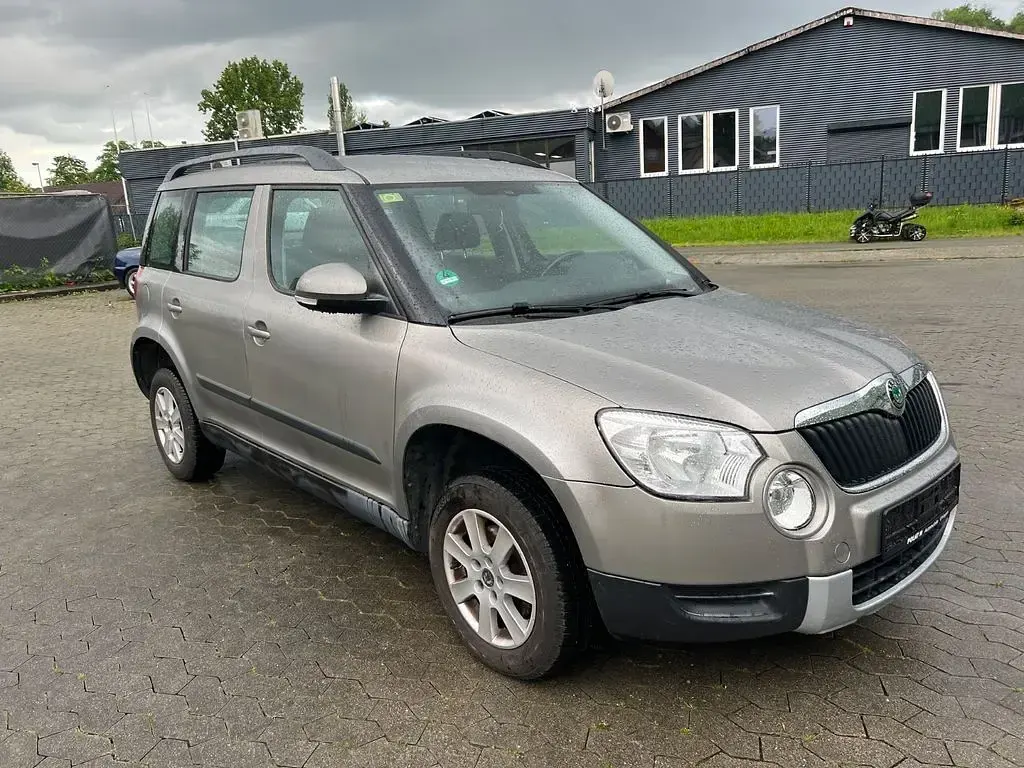 Gebraucht Skoda Yeti Ambition 105 PS (77 kW) 2010 Beige SUV