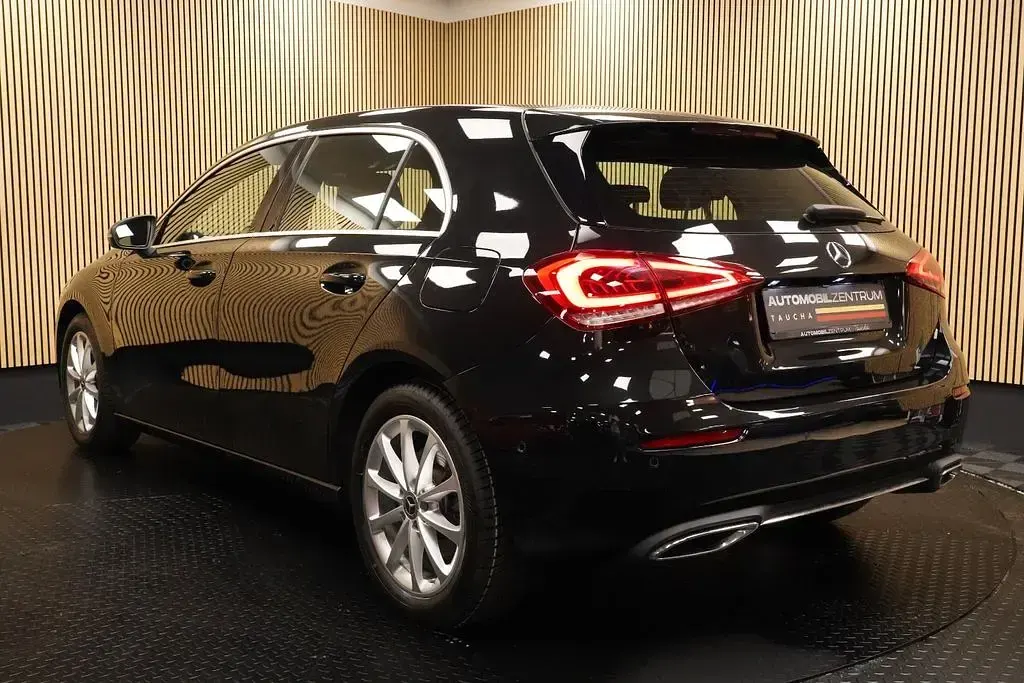 Gebraucht Mercedes A250 224 PS (164 kW) 2021 Schwarz Limousine