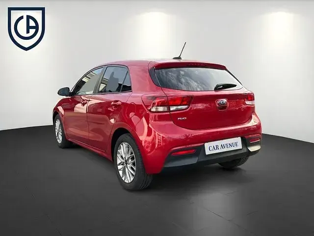 Gebraucht Kia Rio DREAM-TEAM Edition 99 PS (72 kW) 2017 Rot schwarz Limousine