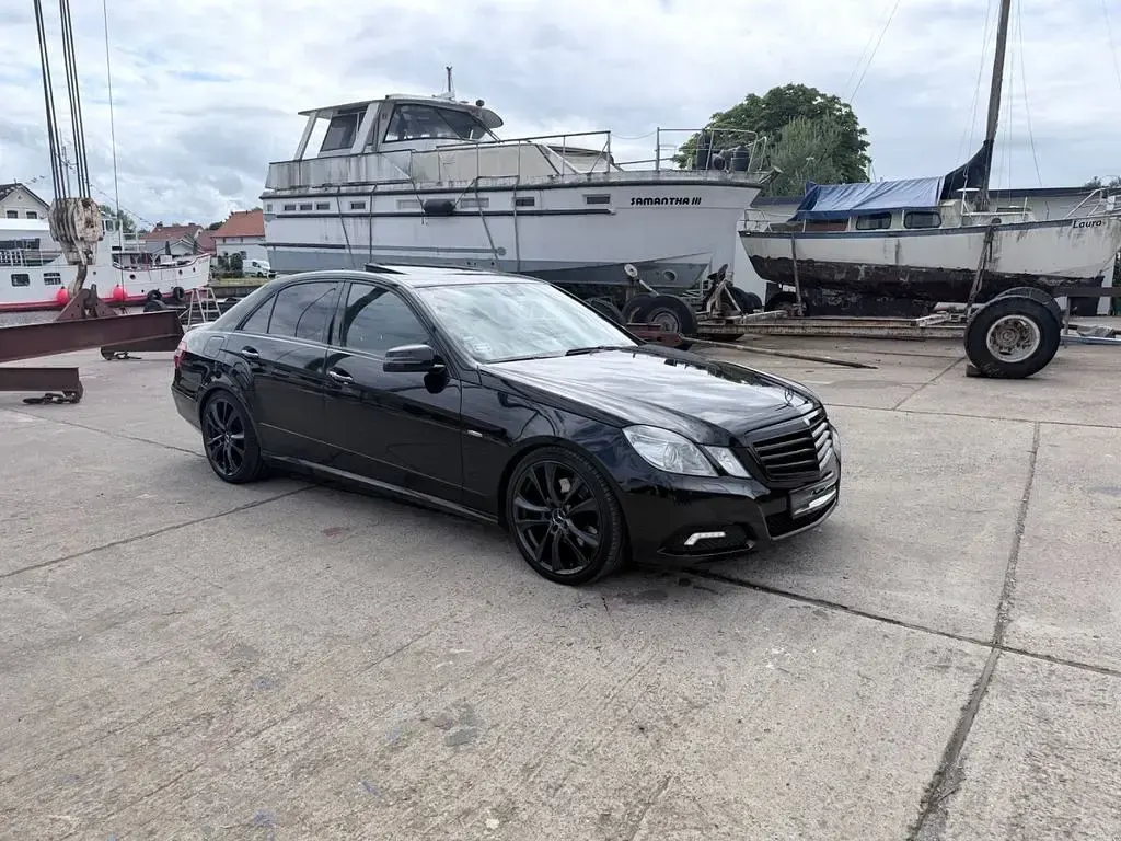Gebraucht Mercedes E350 Avantgarde 231 PS (169 kW) 2010 Schwarz Limousine