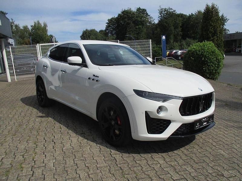 Gebraucht Maserati Levante 349 PS (256 kW) 2022 Weiß SUV