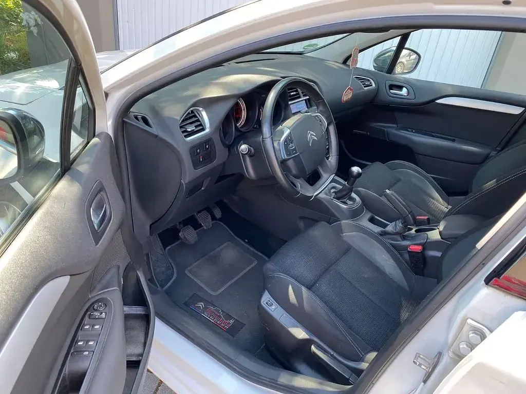 Used Citroën C4 SELECTION 120 HP (88 kW) 2013 White Sedan