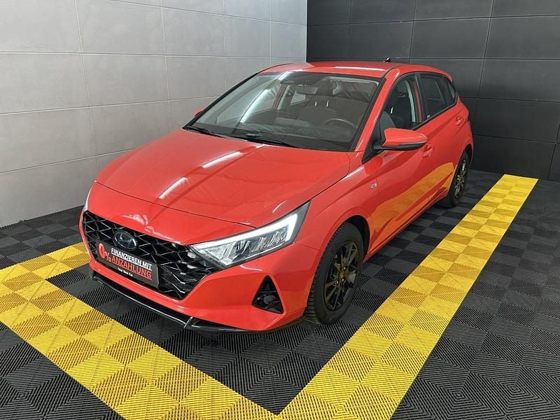 Gebraucht Hyundai i20 101 PS (74 kW) 2021 Rot Kleinwagen