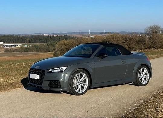 Grau Gebraucht 2019 Audi TT Roadster Design Cabrio | 28.500 € (Teuer) - Bild 1/4