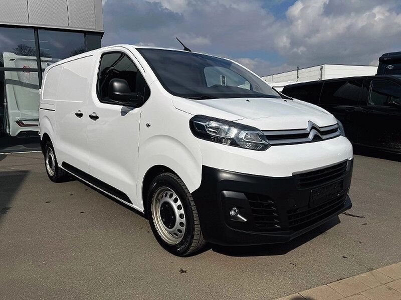 Weiss Gebraucht 2023 Citroën Jumpy Van / Kleinbus | 26.349 € (Etwas zu teuer) - Bild 1/4