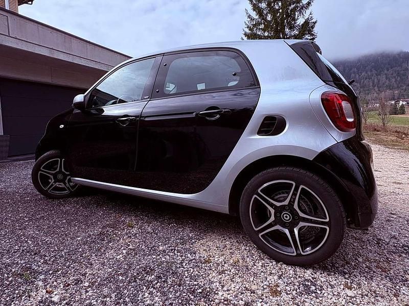 Gebraucht Smart ForFour Prime 90 PS (66 kW) 2016 Schwarz Kleinwagen