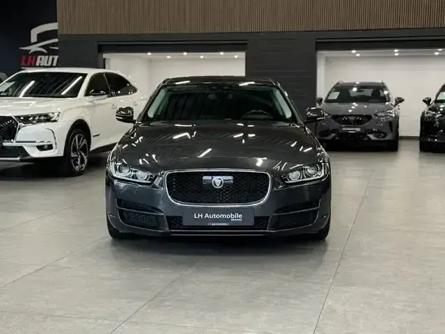 Gebraucht Jaguar XE Prestige 180 PS (132 kW) 2016 Grau Limousine