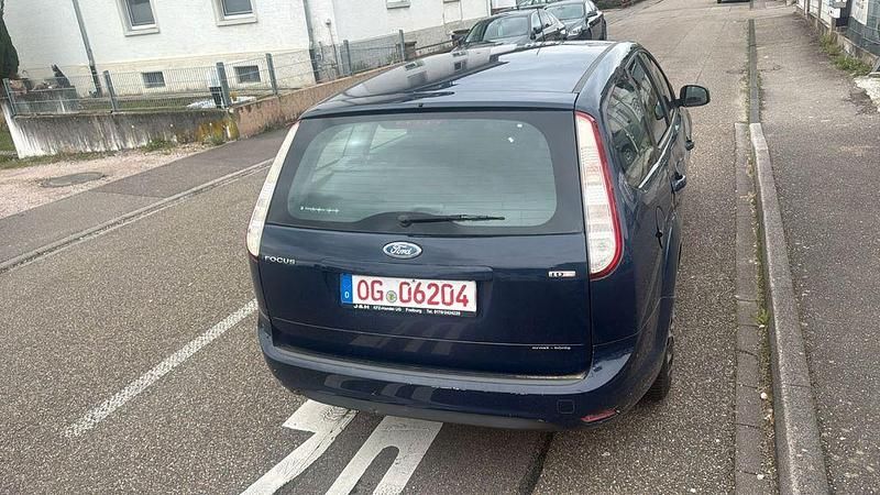 Second-hand Ford Focus Style 90 CP (66 kW) 2008 Albastru Berlinǎ