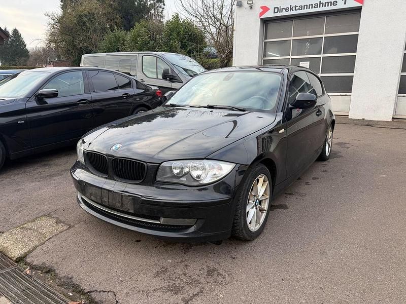 Gebraucht BMW 118 Advantage 143 PS (105 kW) 2011 Schwarz Kleinwagen
