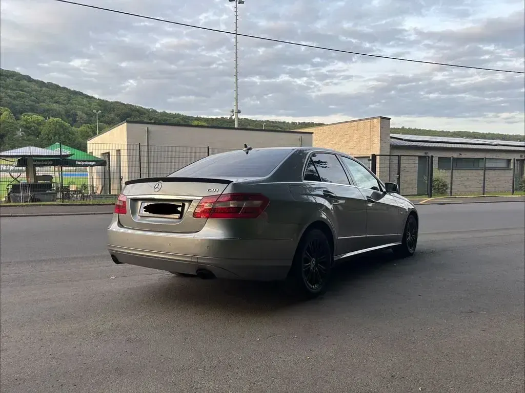 Gebraucht Mercedes E300 231 PS (169 kW) 2010 Limousine