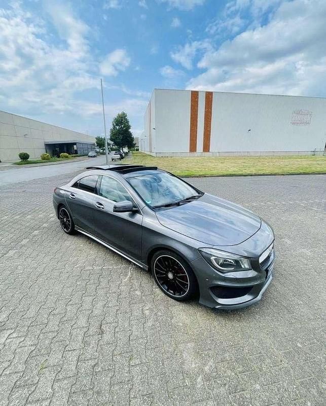 Grau Gebraucht 2013 Mercedes CLA250 Limousine | 19.000 € (Fairer Preis) - Bild 1/4