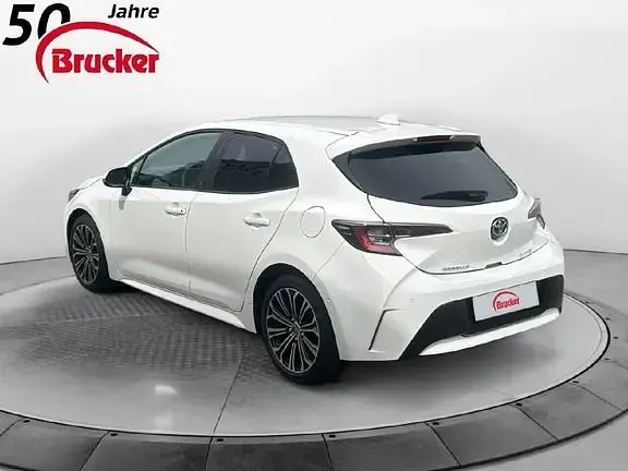 Gebraucht Toyota Corolla Team 122 PS (89 kW) 2022 Schneeweiß