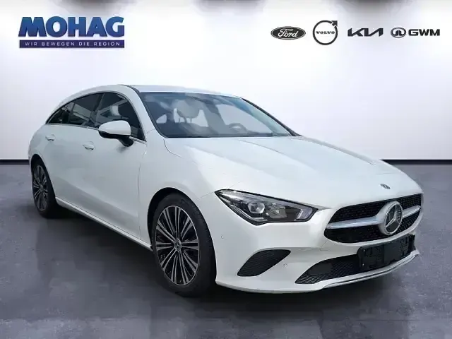 Gebraucht Mercedes CLA180 Business 116 PS (85 kW) 2021 Polarweiss Coupé