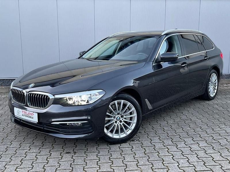 Grau Gebraucht 2019 BMW 530 Performance Limousine | 27.350 € (Superpreis) - Bild 1/4