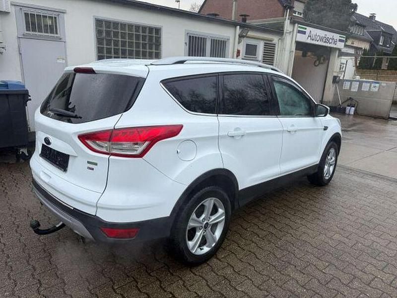 Gebraucht Ford Kuga Titanium 182 PS (133 kW) 2014 Frostweiß SUV