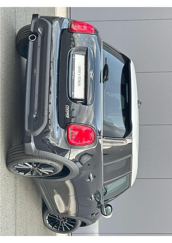 Gebraucht Mini Cooper Classic 136 PS (100 kW) 2022 Schwarz Kleinwagen