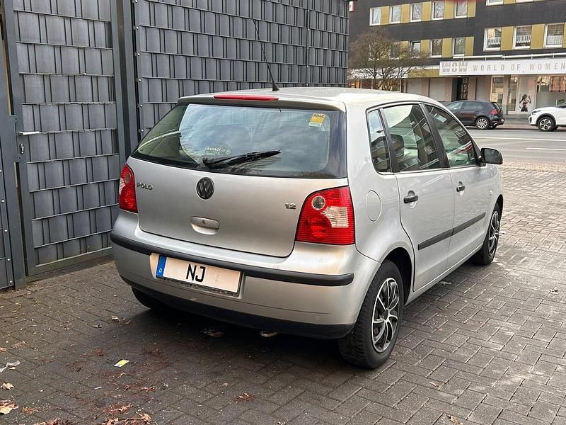 Gebraucht VW Polo 65 PS (47 kW) 2003 Silber Kleinwagen