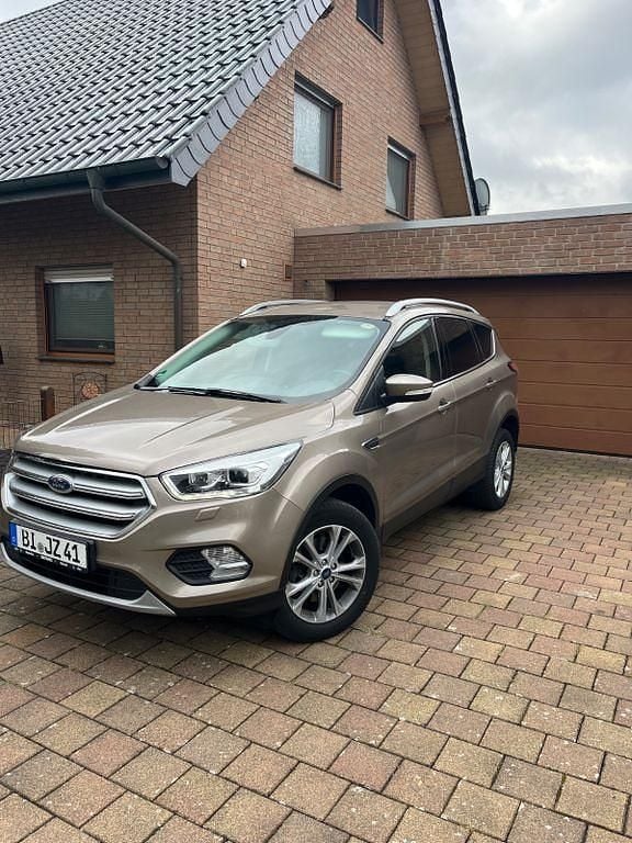 Beige Gebraucht 2019 Ford Kuga SUV | 19.000 € (Fairer Preis) - Bild 1/4
