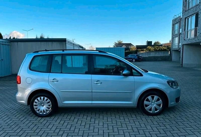 Gebraucht VW Touran 140 PS (102 kW) 2012 Silber Van / Kleinbus