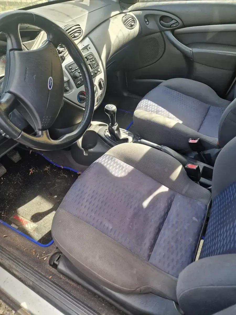Second-hand Ford Focus 80 CP (58 kW) 2000 Gri Berlinǎ