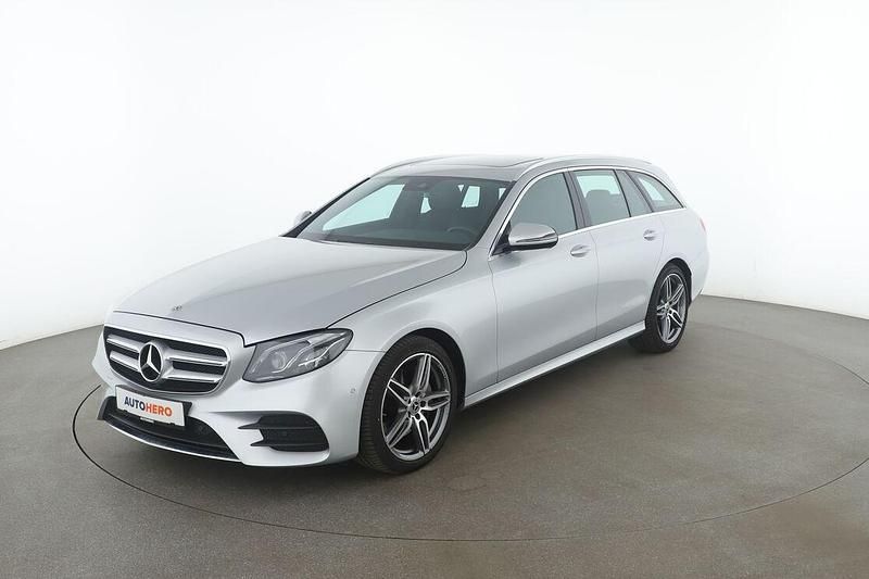 Silber Gebraucht 2020 Mercedes E220 AMG line Kombi | 38.590 € (Fairer Preis) - Bild 1/3