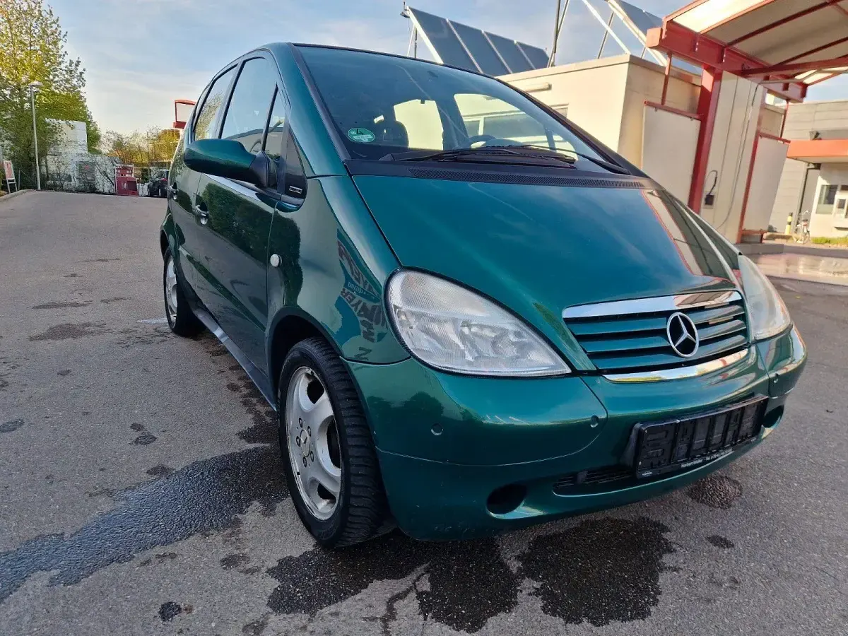 Gebraucht Mercedes A160 Elegance 102 PS (75 kW) 2000 Grün Van / Kleinbus