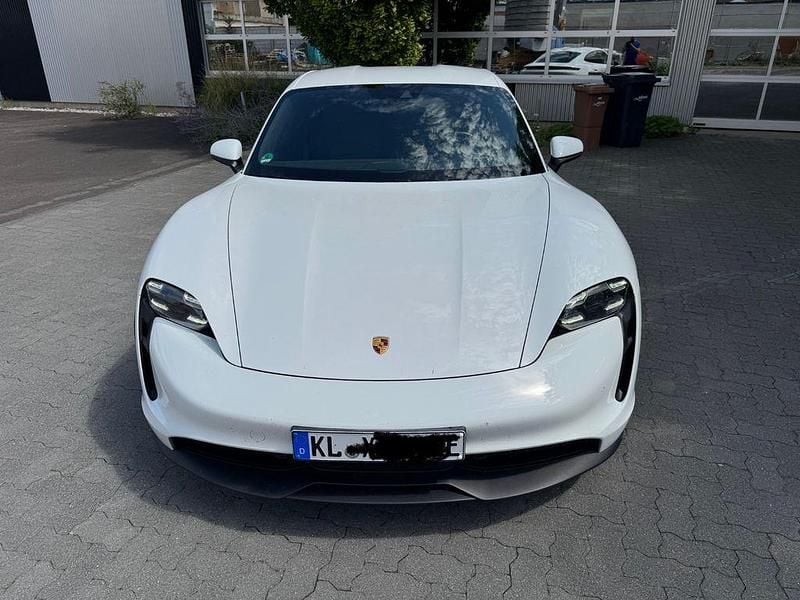 Weiß Gebraucht 2021 Porsche Taycan Limousine | 54.900 € (Superpreis) - Bild 1/4