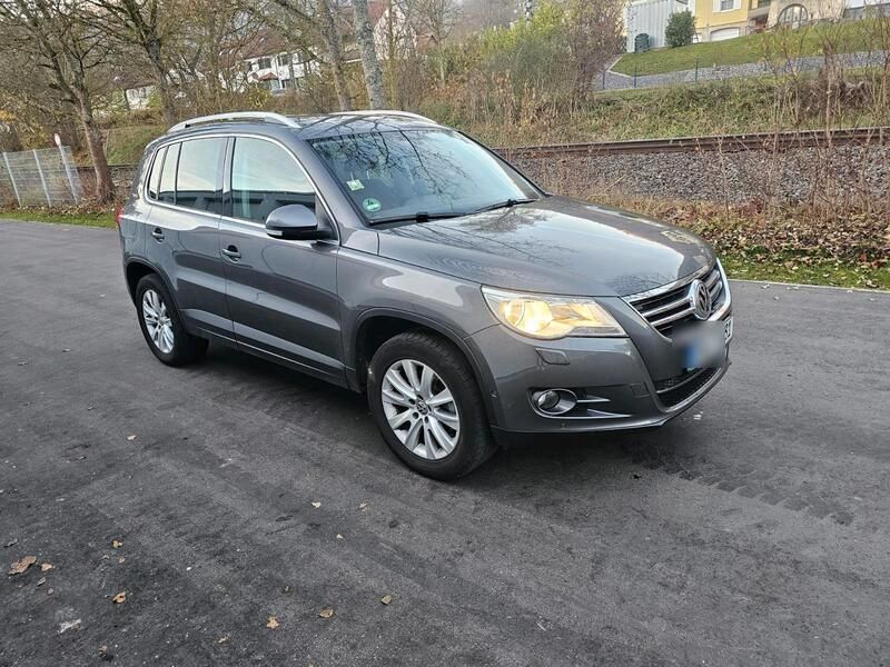 Grau Gebraucht 2011 VW Tiguan SUV | 8.000 € (Fairer Preis) - Bild 1/4