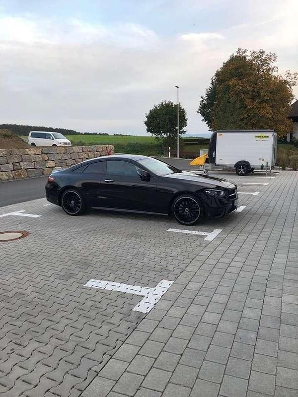 Gebraucht Mercedes E200 Edition 197 PS (144 kW) 2023 Coupé