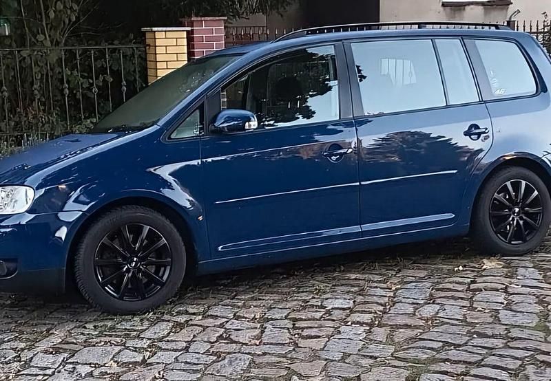 Blau Gebraucht 2006 VW Touran Trendline Van / Kleinbus | 2.900 € (Fairer Preis) - Bild 1/4