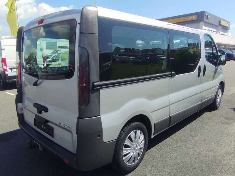 Starsilber m2 Gebraucht 2004 Opel Vivaro Van | 7.890 € (Etwas zu teuer) - Bild 1/4