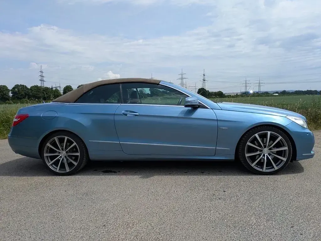 Gebraucht Mercedes E350 Avantgarde 231 PS (169 kW) 2010 Blau Cabrio
