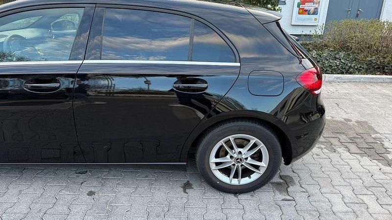 Gebraucht Mercedes A200 163 PS (119 kW) 2018 Schwarz Limousine