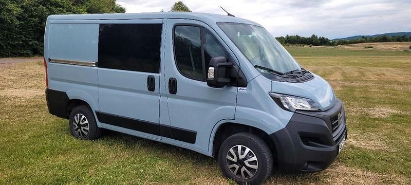 Grau Gebraucht 2023 Fiat Ducato Van | 29.750 € (Fairer Preis) - Bild 1/4